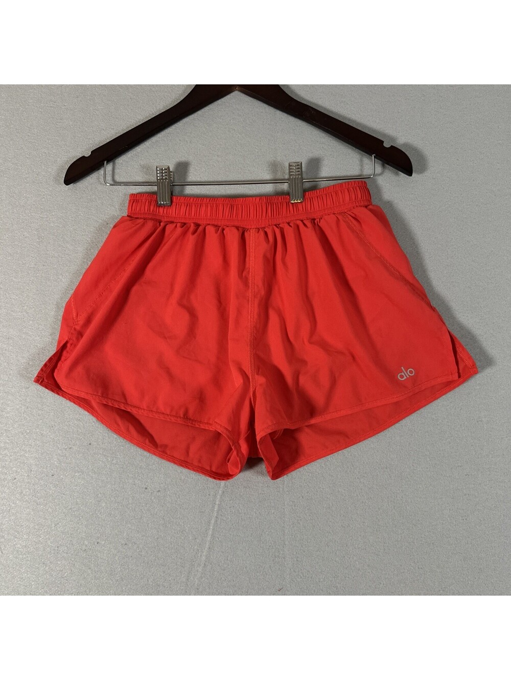 Alo Yoga Women’s Stride Shorts Classic Red Small Short